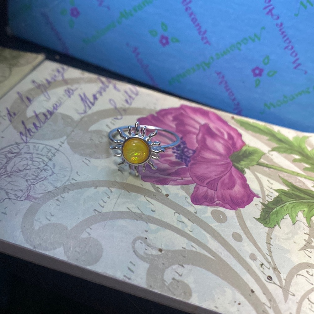 Cute ring
